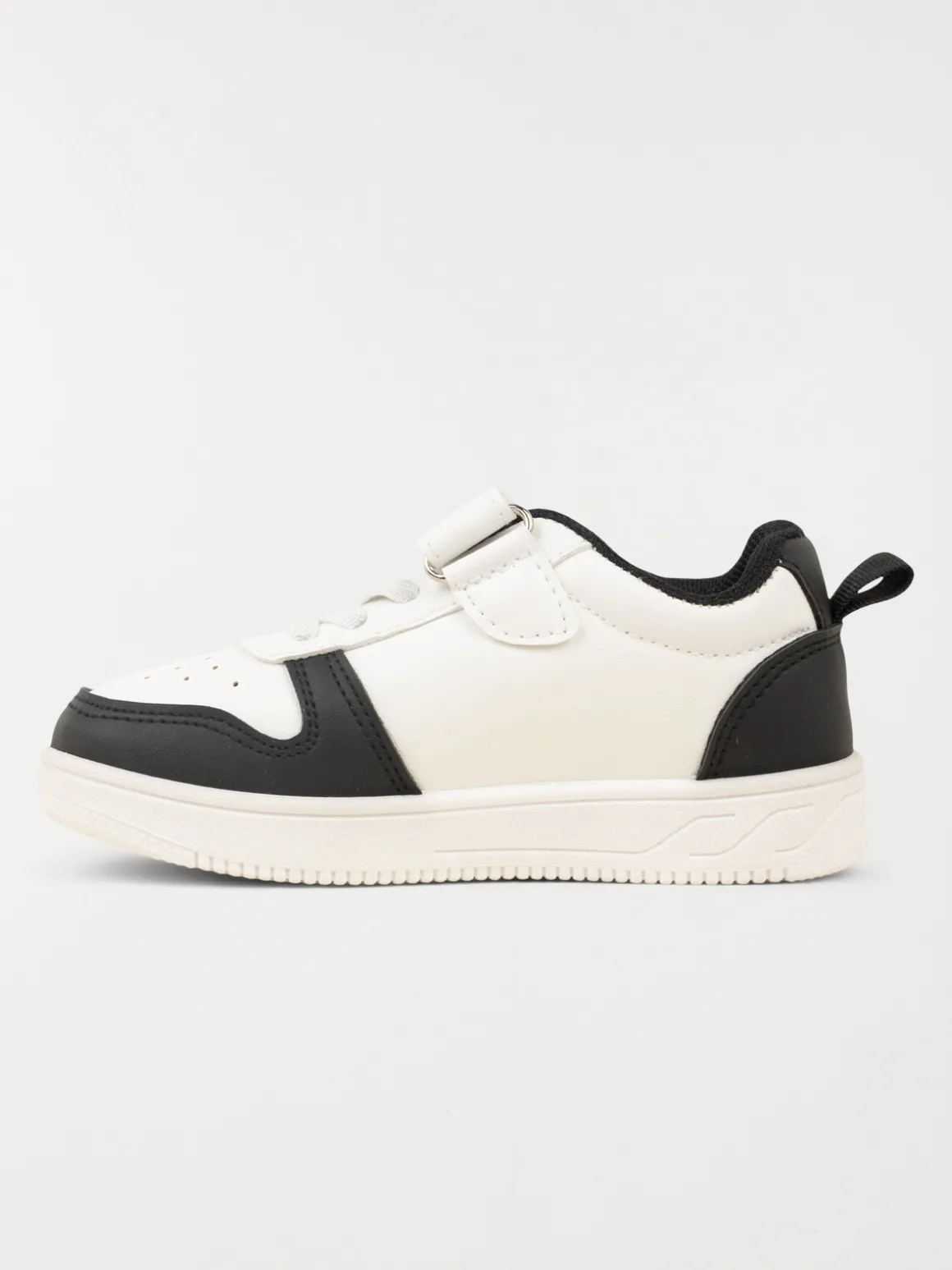 Basket blanche et noire garçon (25-30)