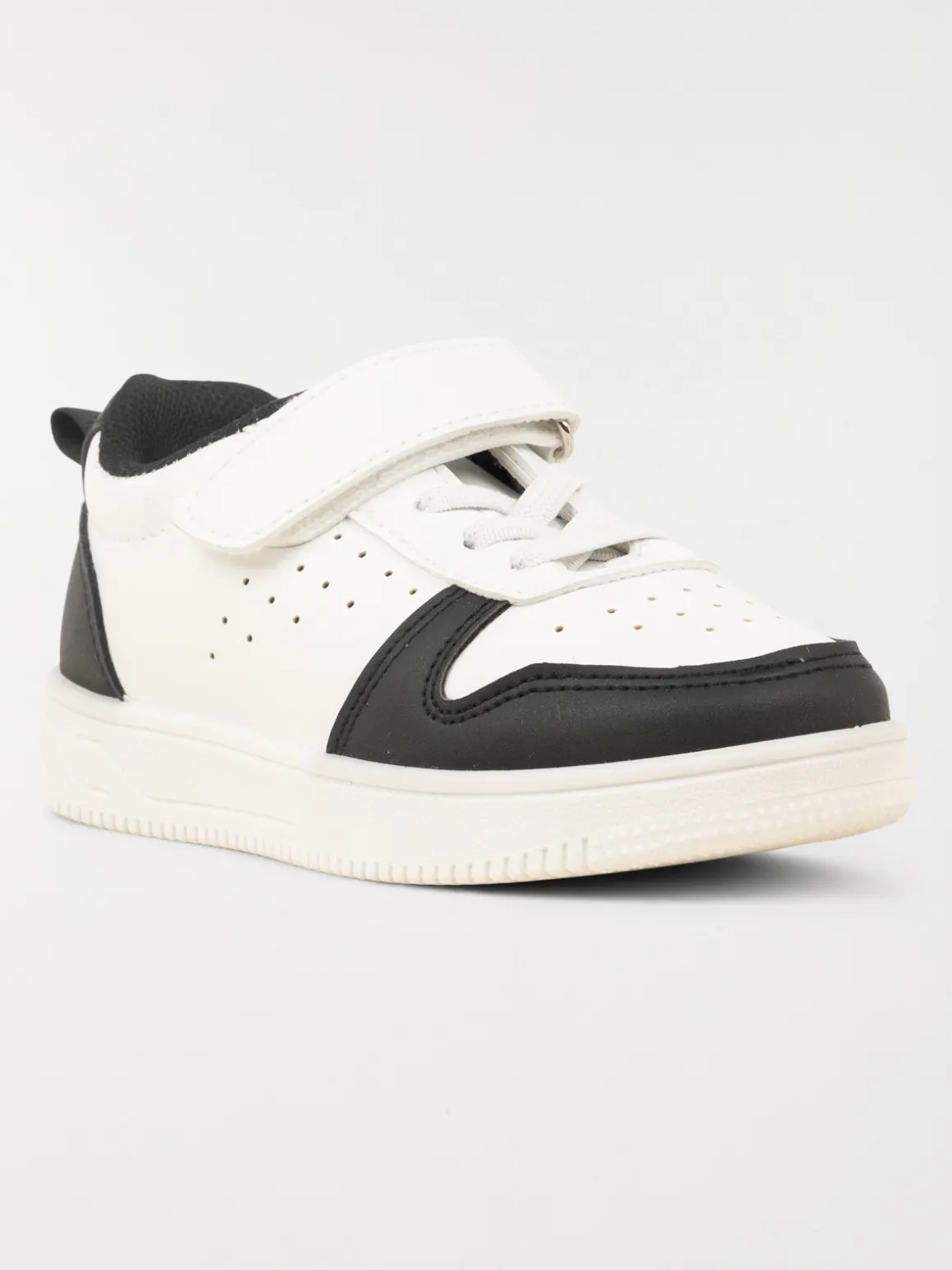 Basket blanche et noire garçon (25-30)