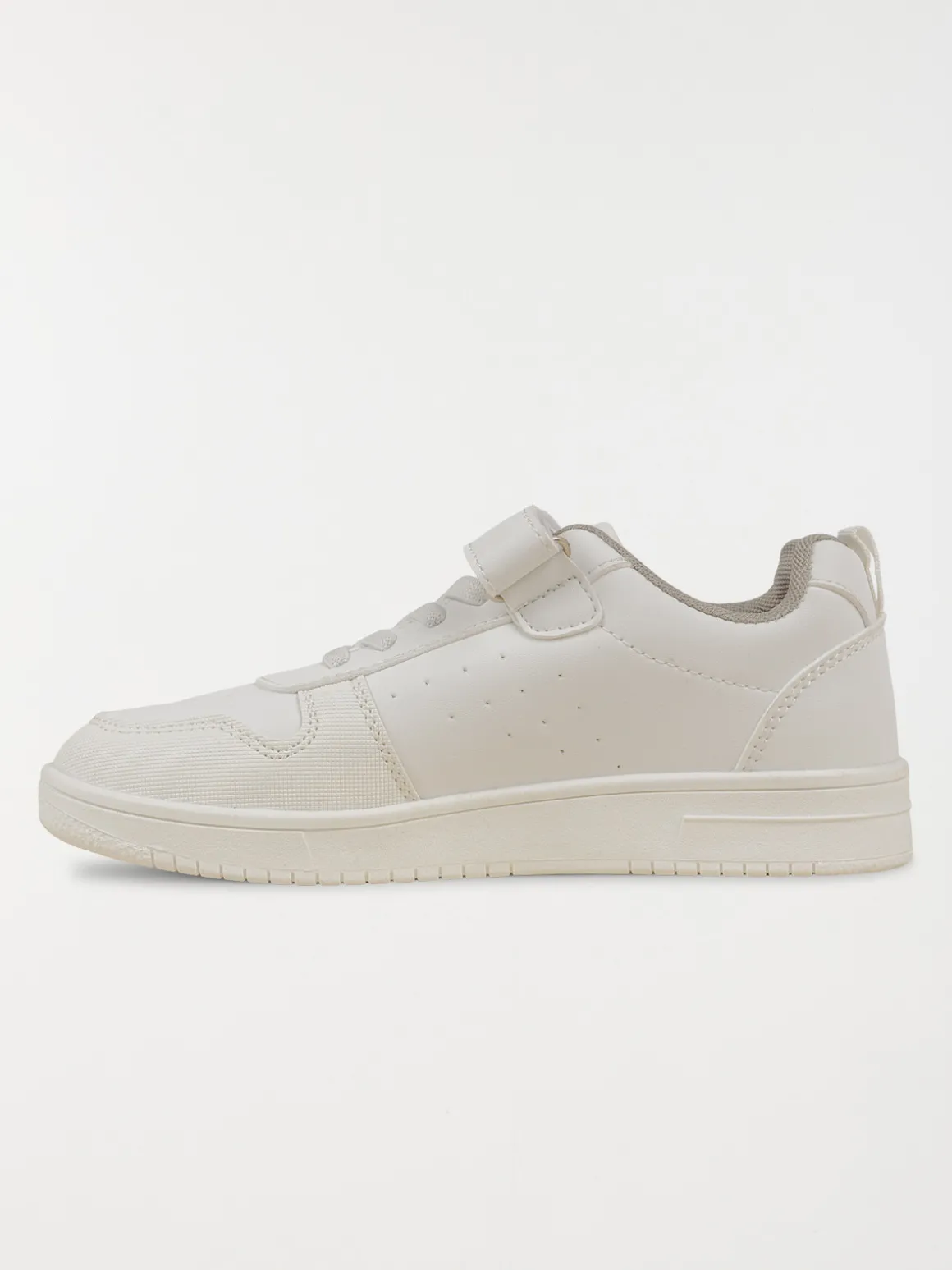 Baskets coloris blanc garçon (31-39)