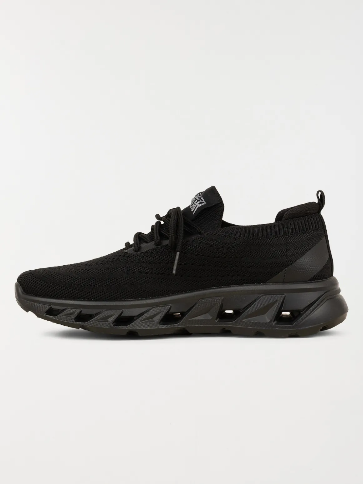 Baskets de sport noires homme (40-45)