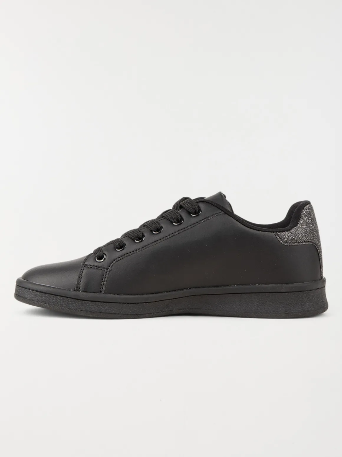 Baskets lacets noires femme (36-42)