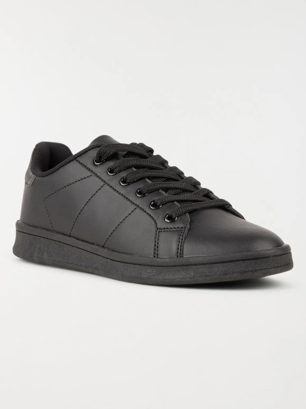 Baskets lacets noires femme (36-42)
