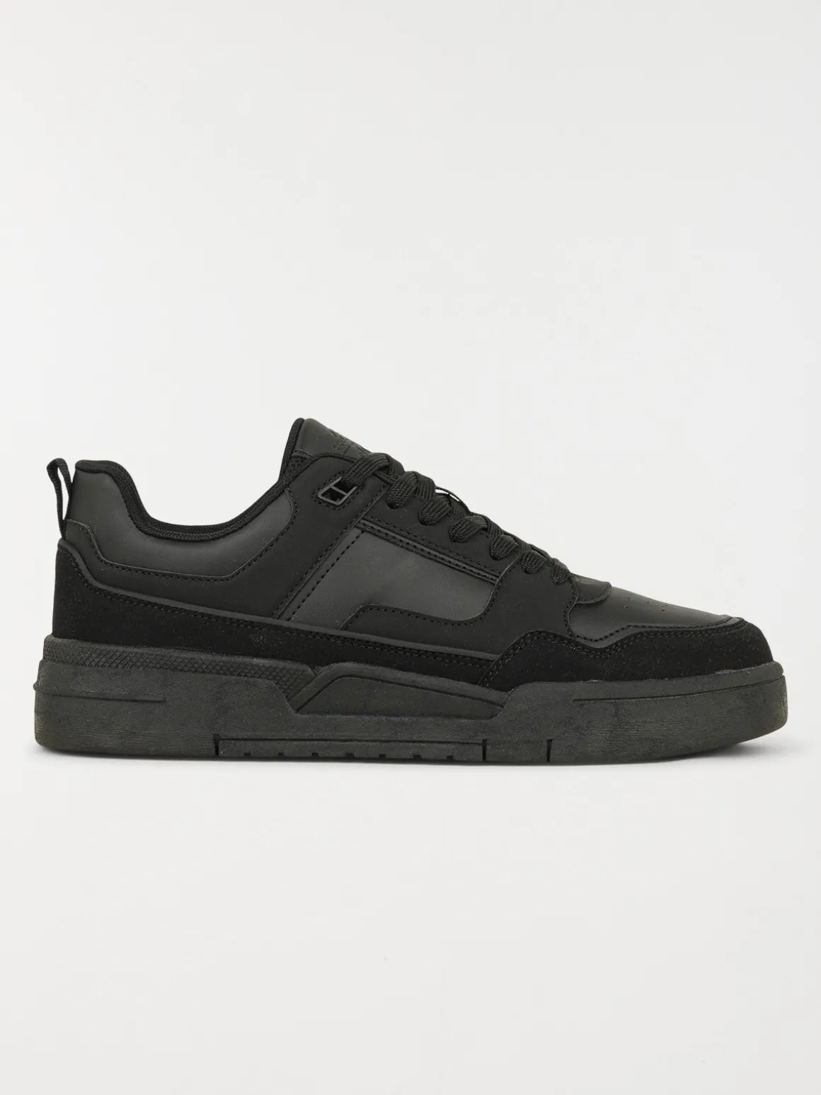 Baskets noires homme (40-46)