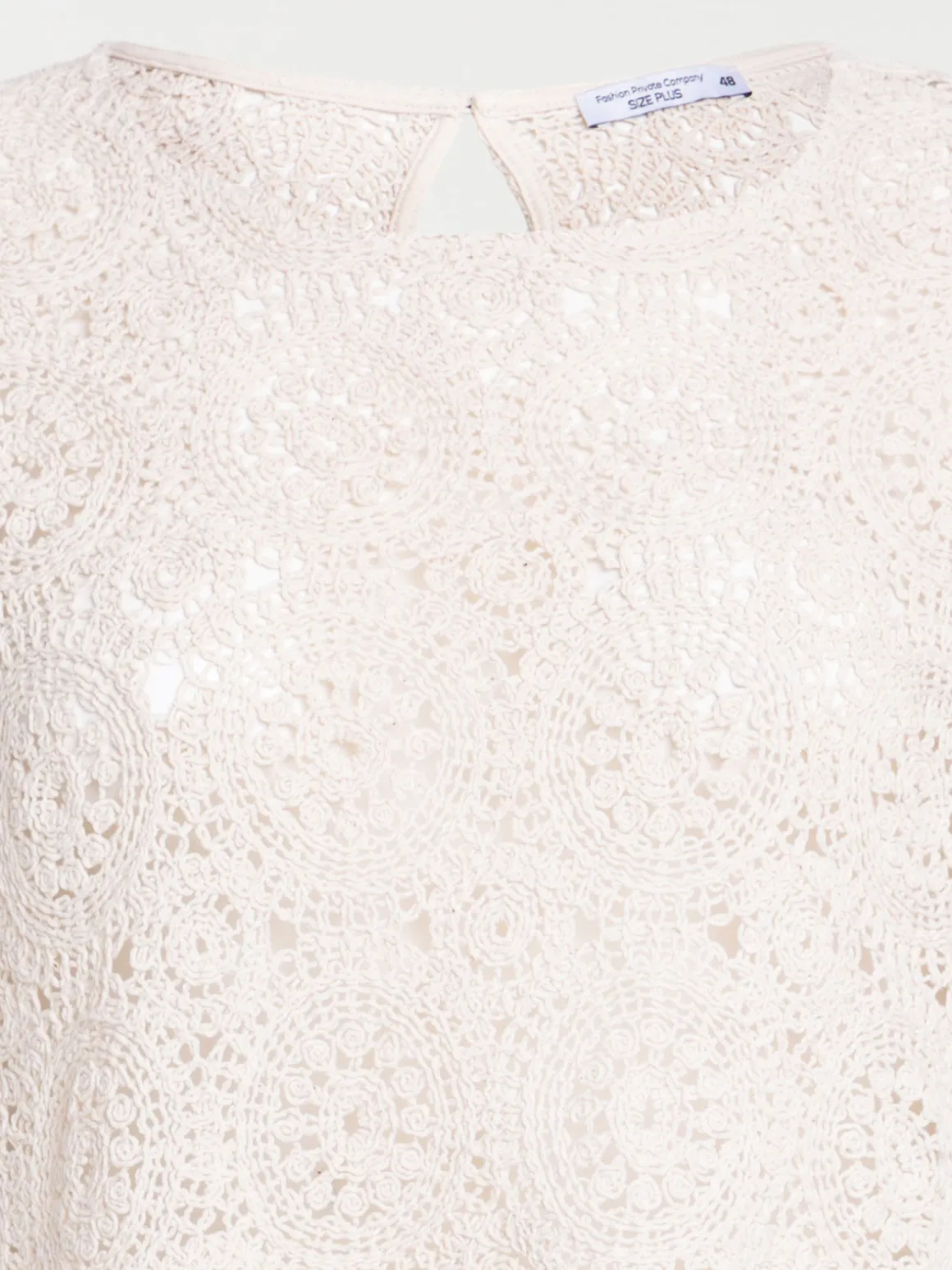 Blouse en crochet grande taille femme