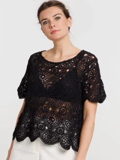 Blouse noire en crochet femme