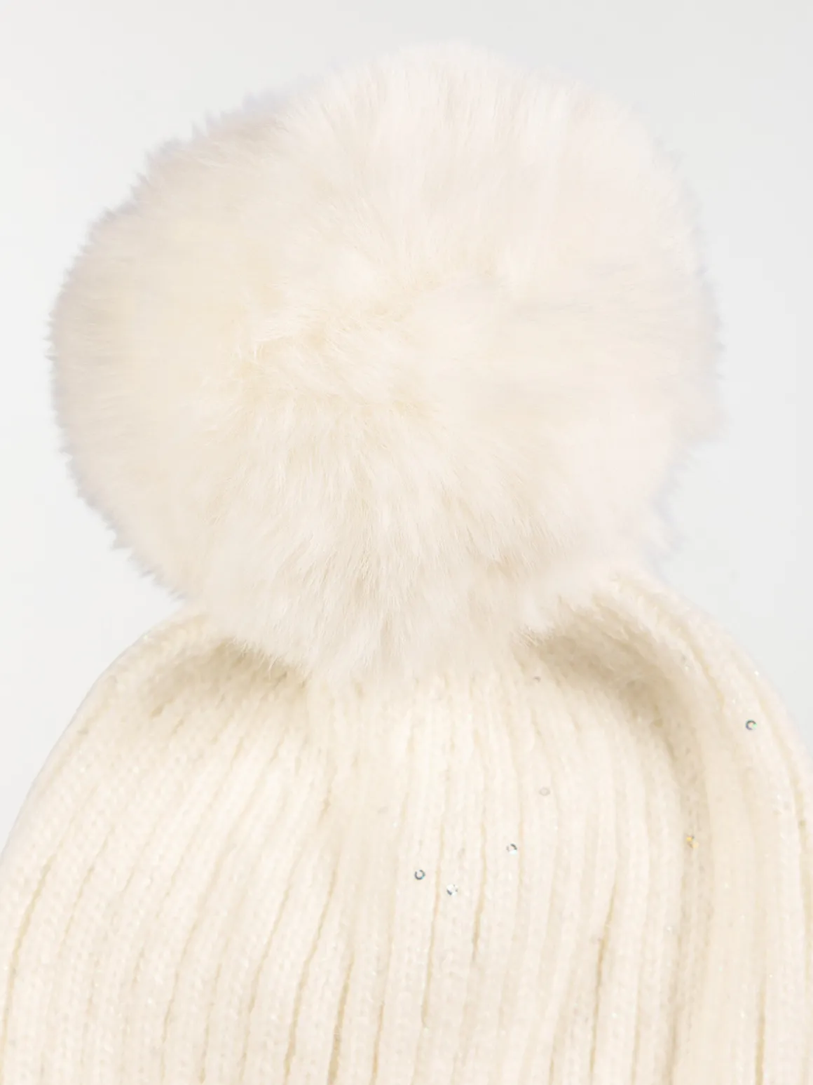 Bonnet fille écru pompon