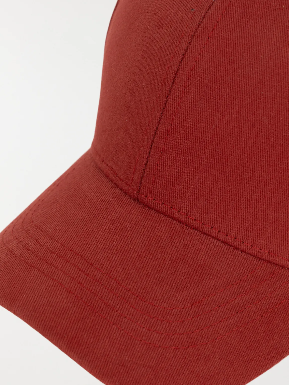 Casquette coloris rougie homme