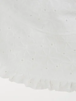 Chapeau en broderie anglaise bébé fille