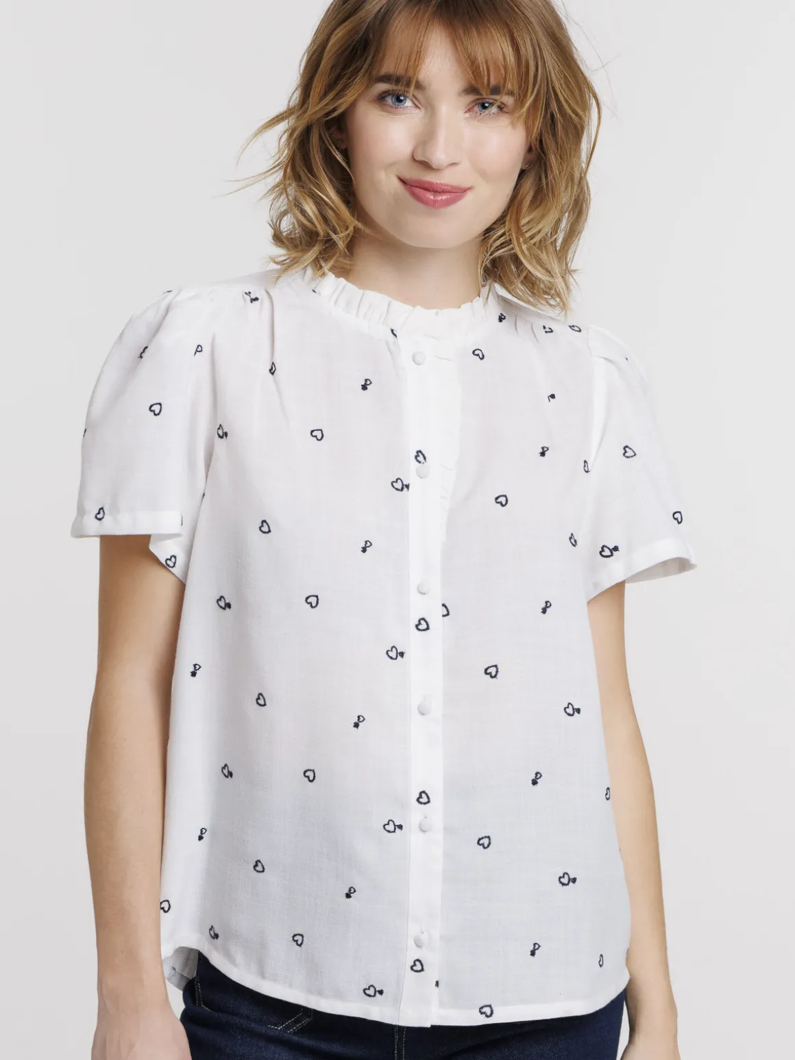 Chemise coeurs brodés femme