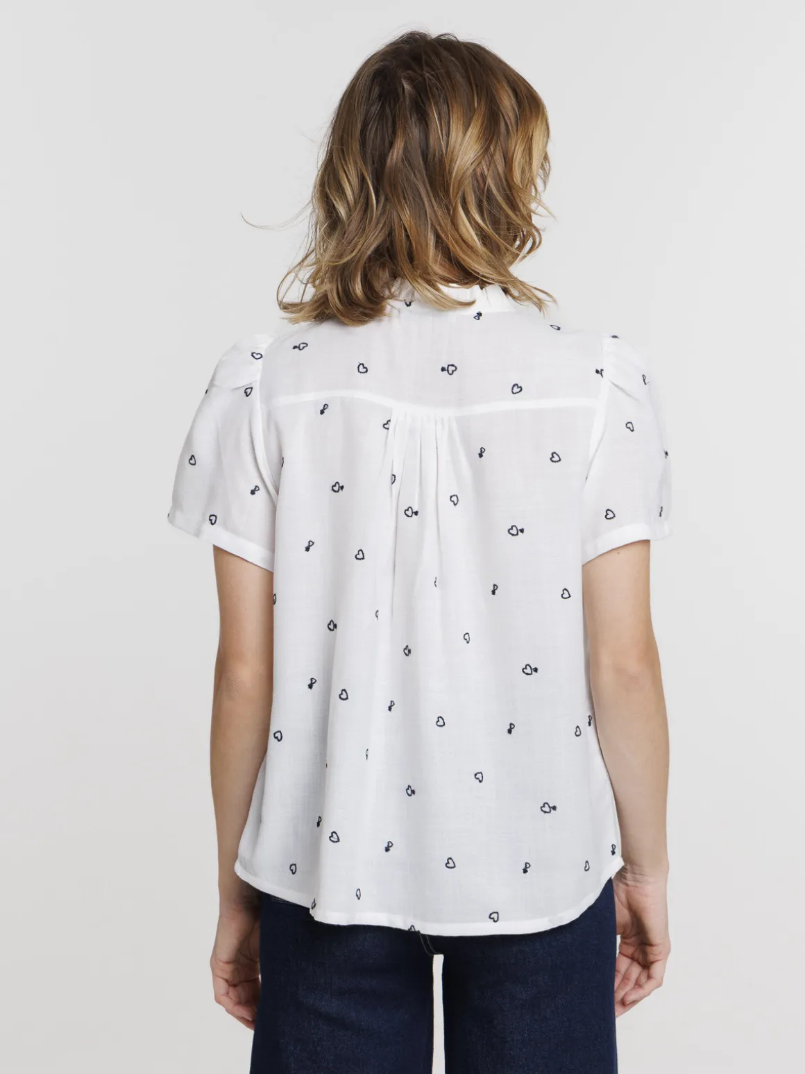 Chemise coeurs brodés femme