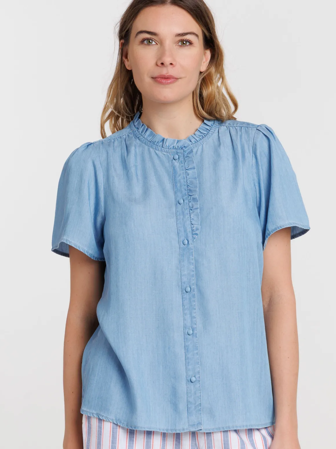Chemise manches courtes femme bleu pâle