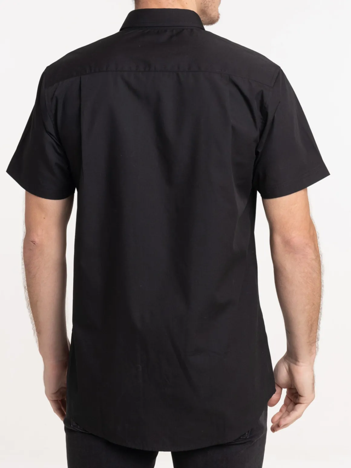 Chemise noire manches courtes homme