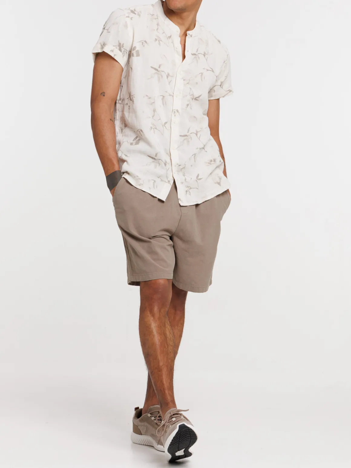 Chemisette motif floral homme