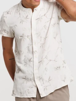 Chemisette motif floral homme