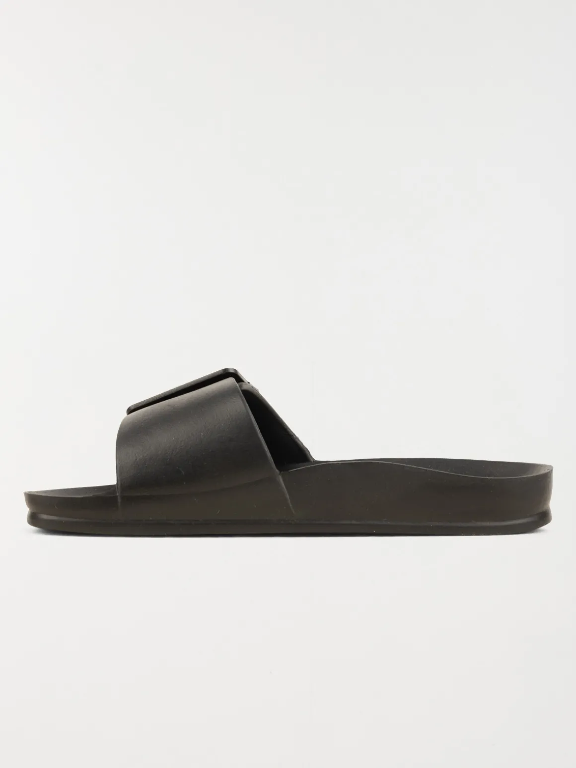 Claquettes noires femme (36-41)