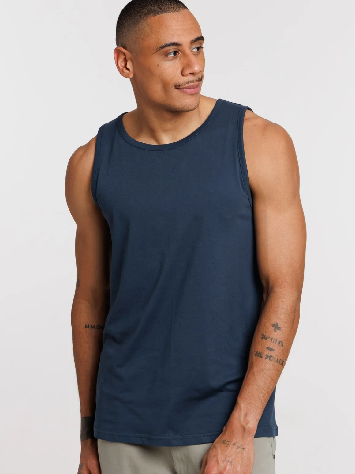 Débardeur basique bleu nuit homme