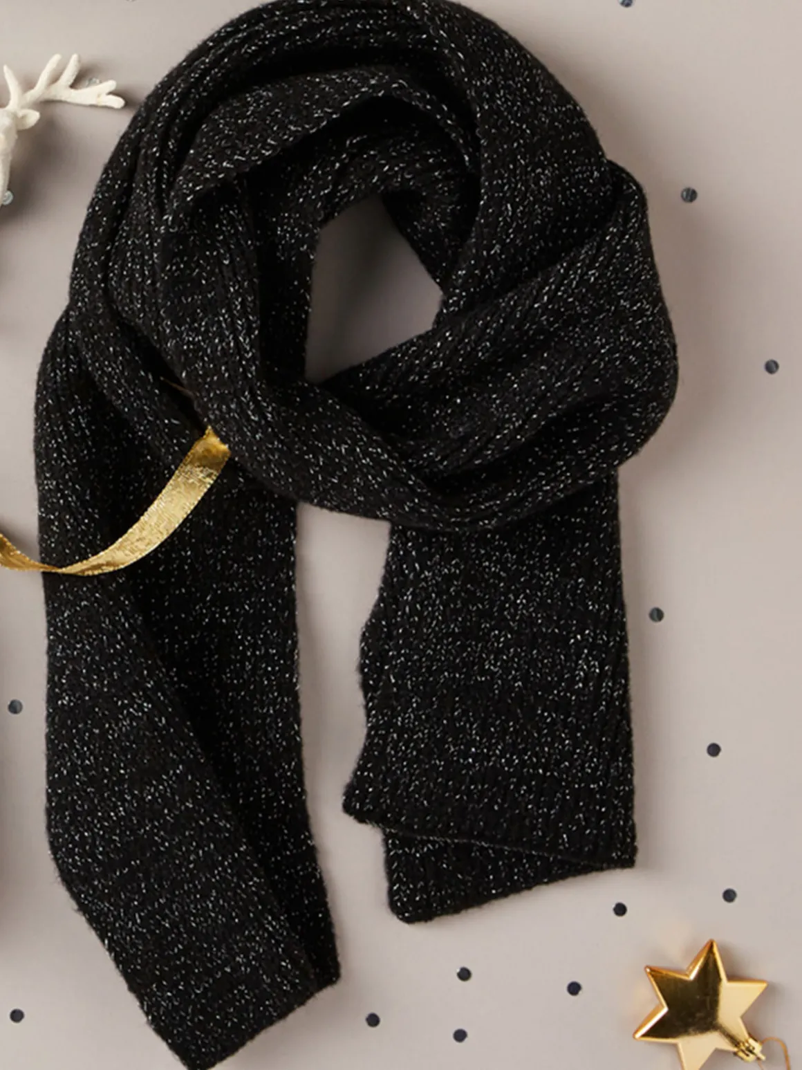 Ensemble noir bonnet et écharpe femme