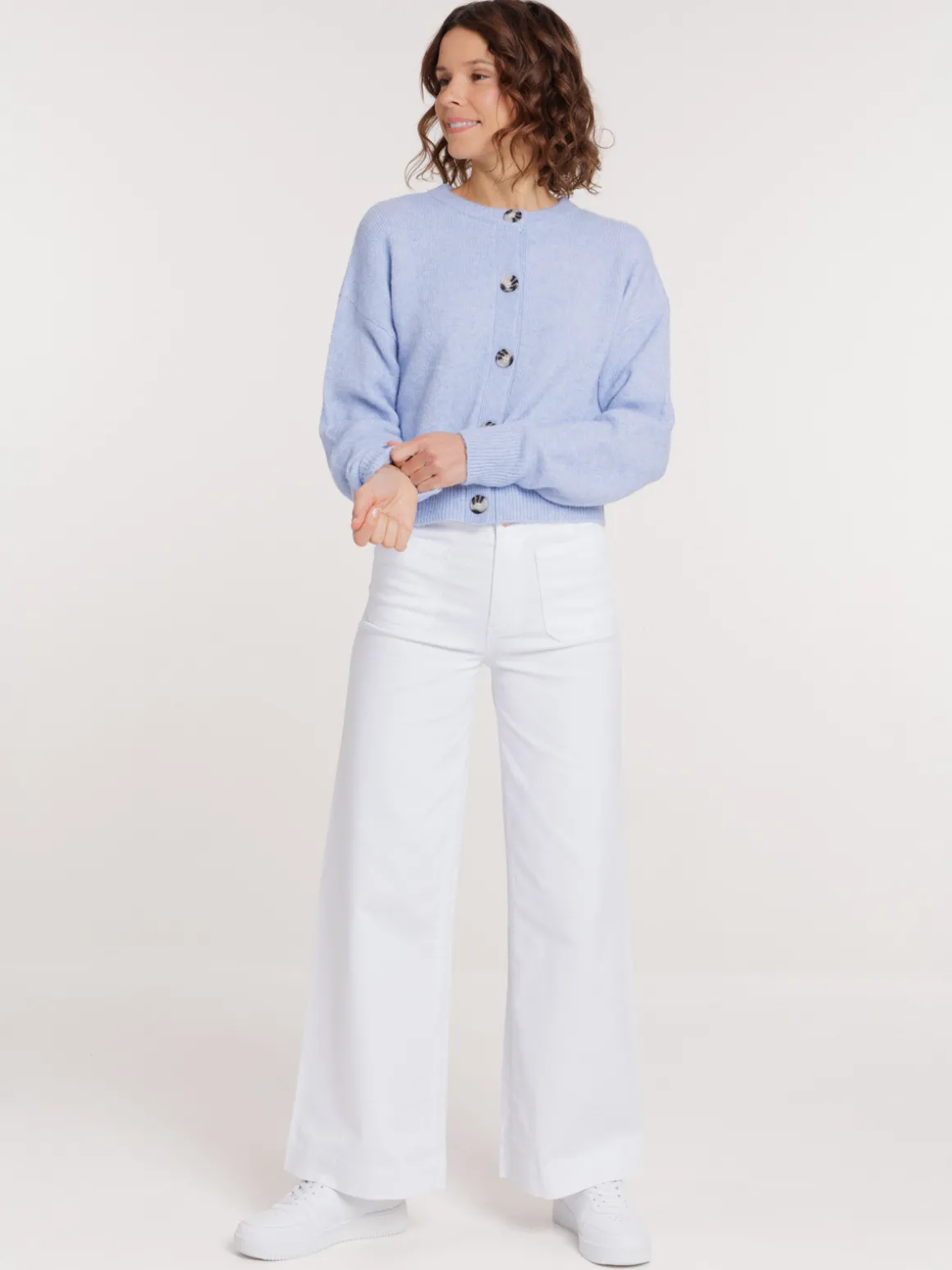 Gilet boutonné col rond femme