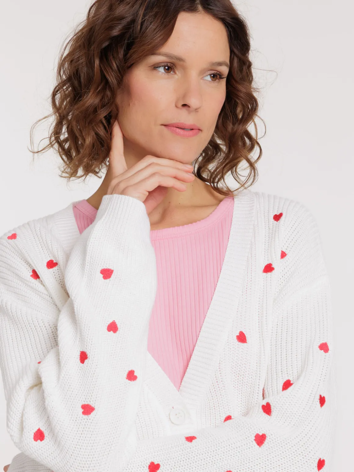 Gilet boutonné motifs coeurs femme