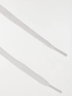 Lacets plats blancs 150 cm 8 oeillets