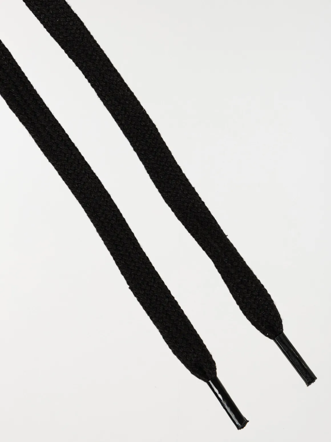 Lacets plats noirs 150 cm 8 oeillets