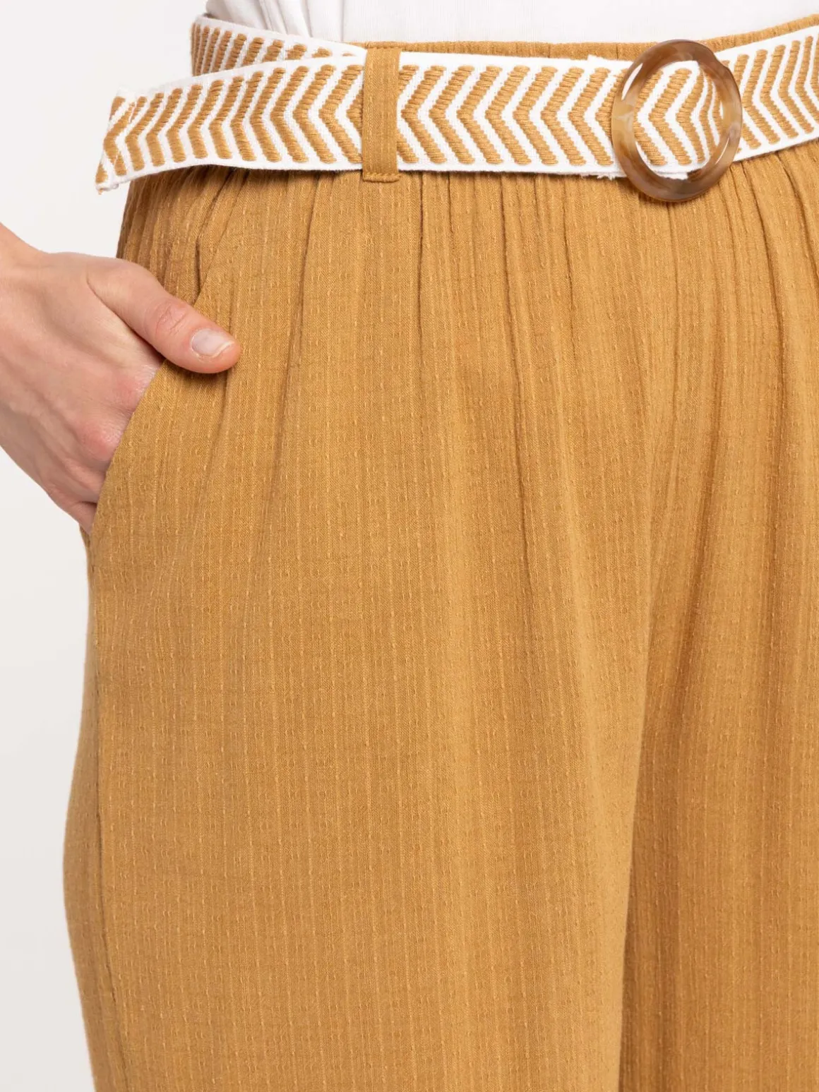 Pantalon caramel large ceinturée femme