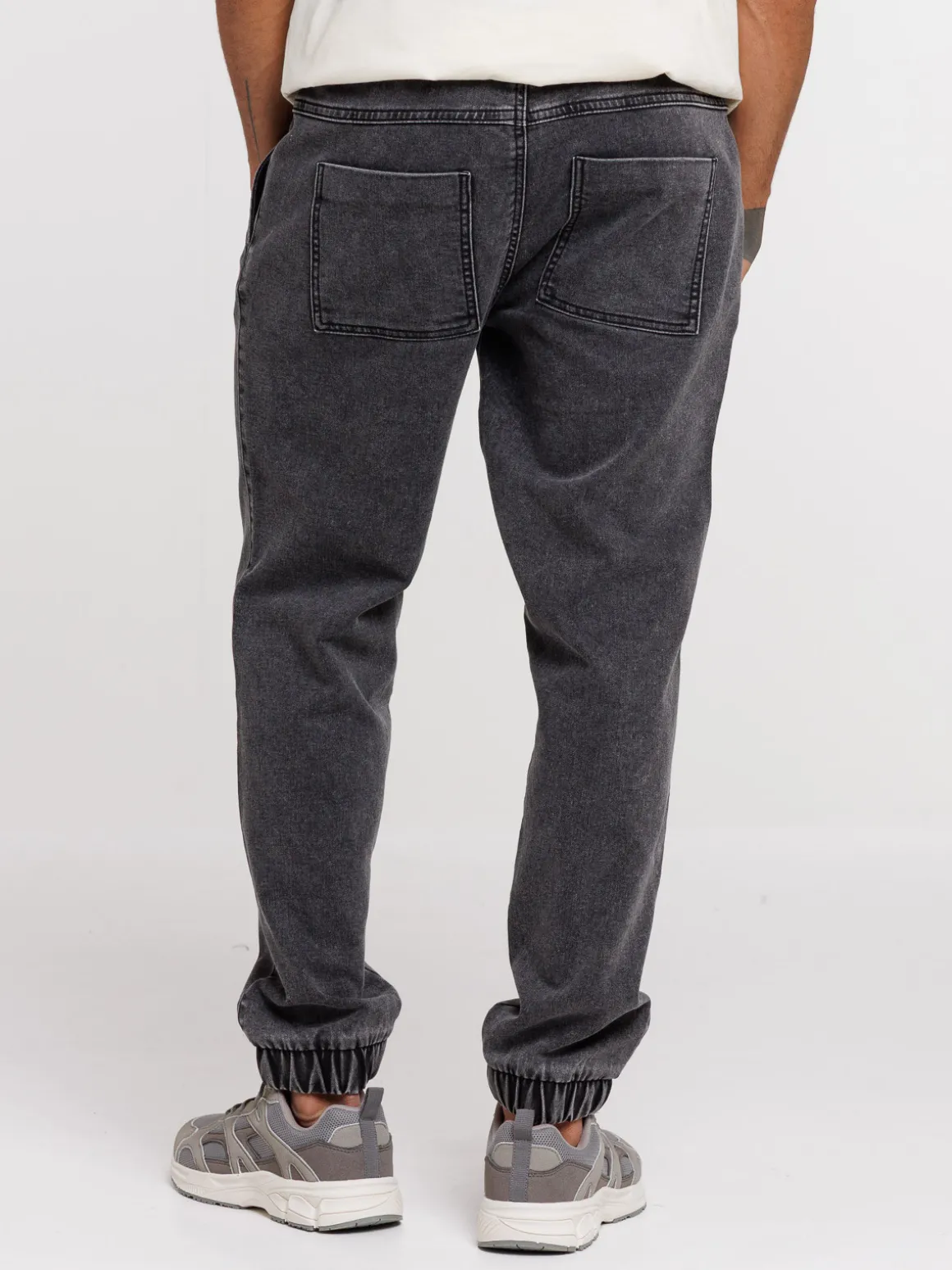 Pantalon élastiqué noir homme