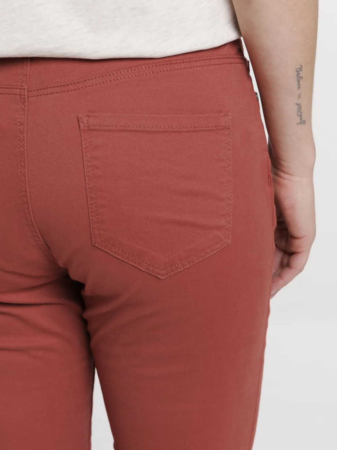 Pantalon skinny coloris marsala femme