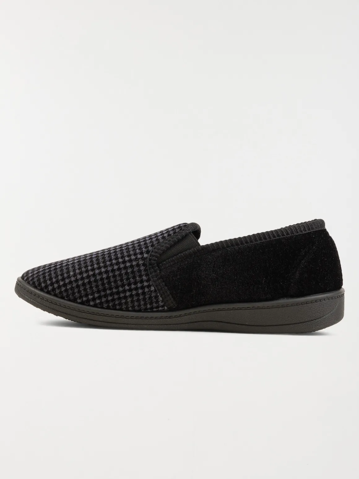 Pantoufle fermée carreaux noir (40-46)