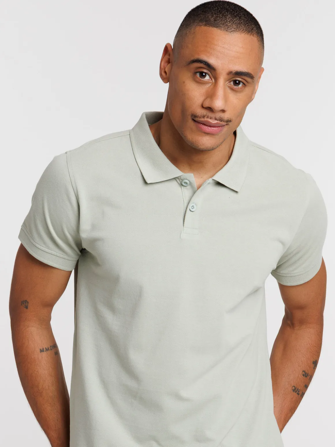 Polo basique coloris sauge homme