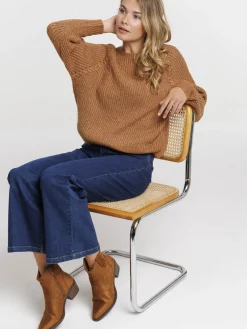Pull camel foncé femme