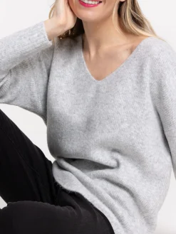 Pull col V côtelé gris chiné femme