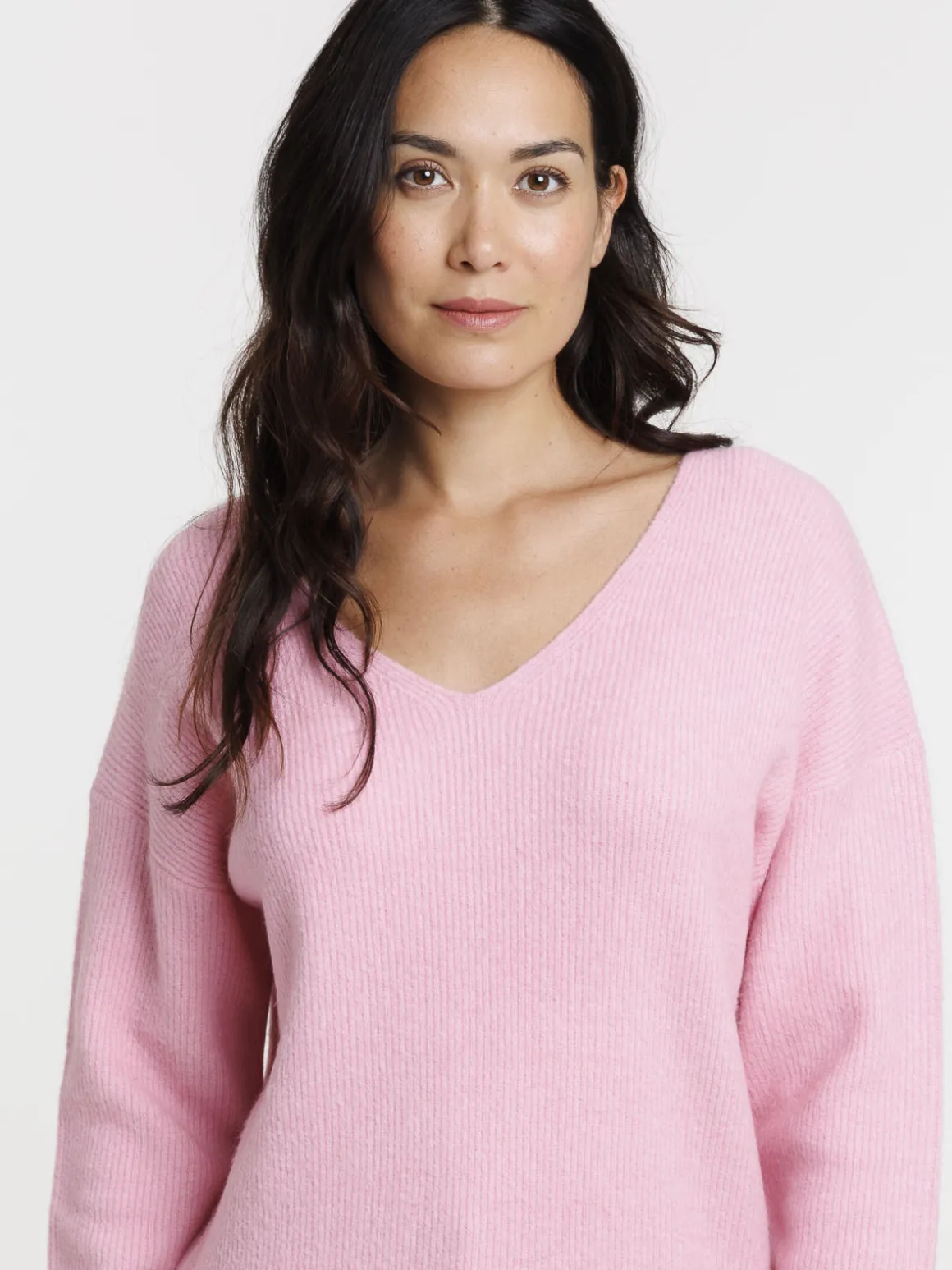 Pull col V rose femme