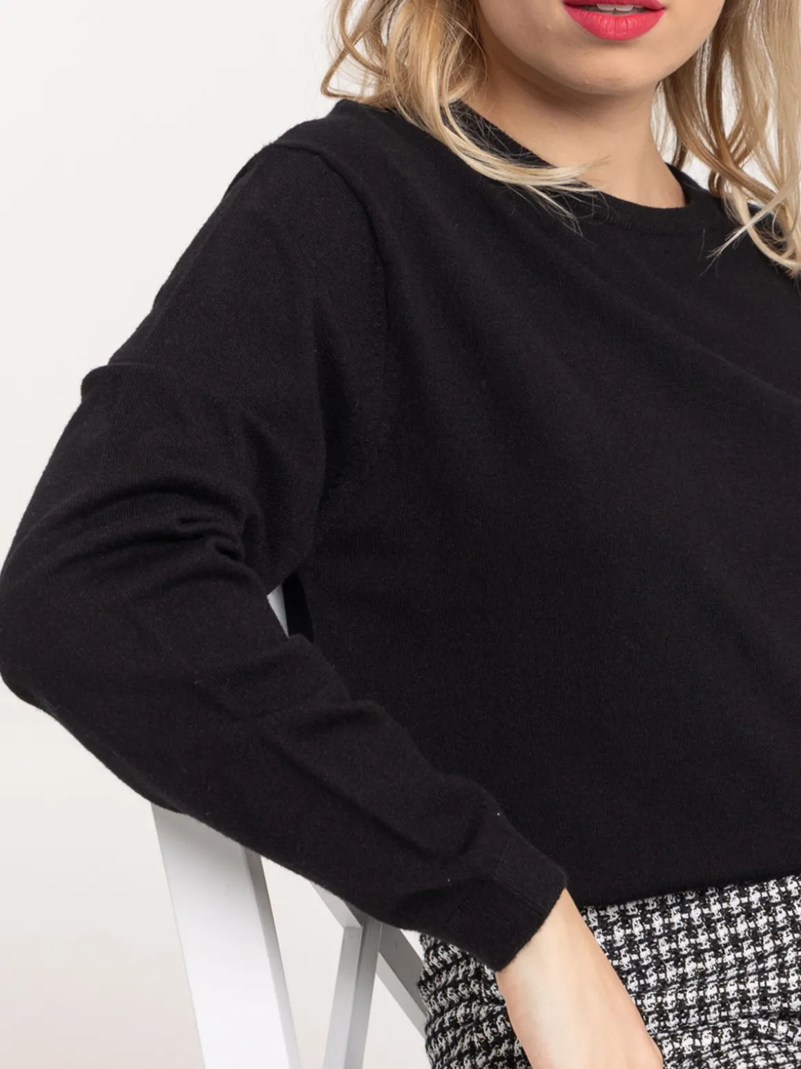 Pull fin col rond coloris noir femme