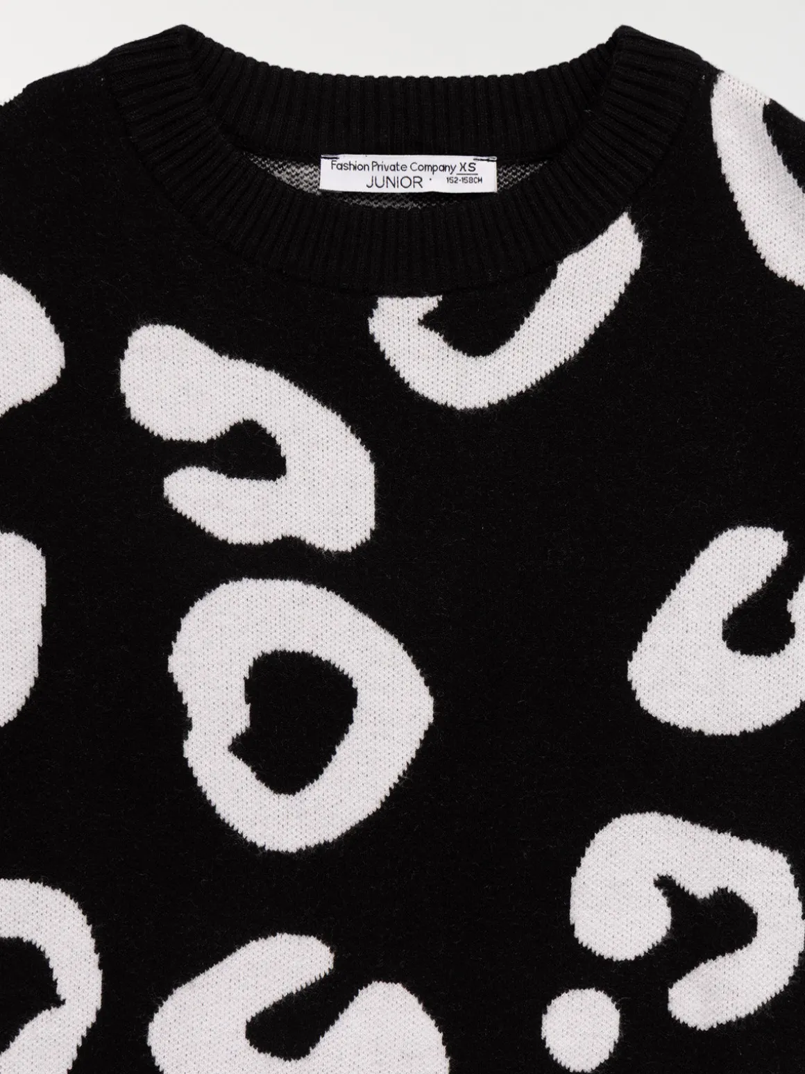Pull noir col rond motif fille (XXS-M)