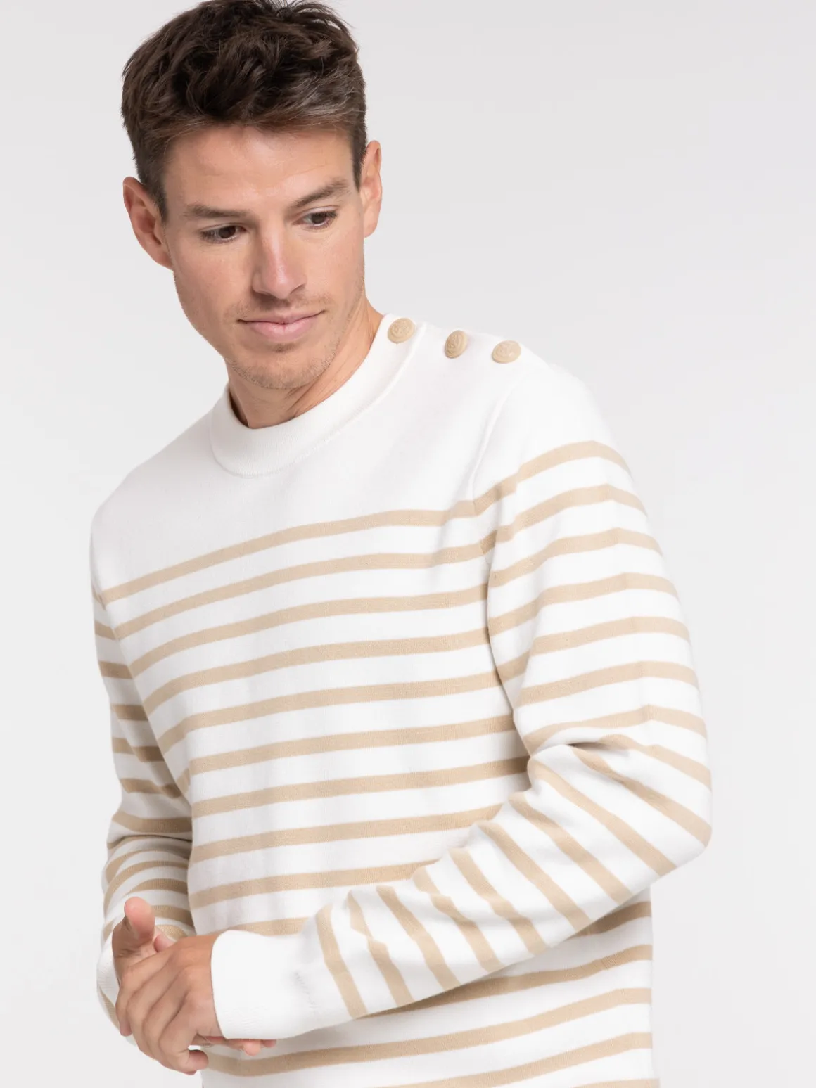 Pull rayé boutons épaule homme