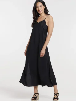 Robe longue satinée noire femme
