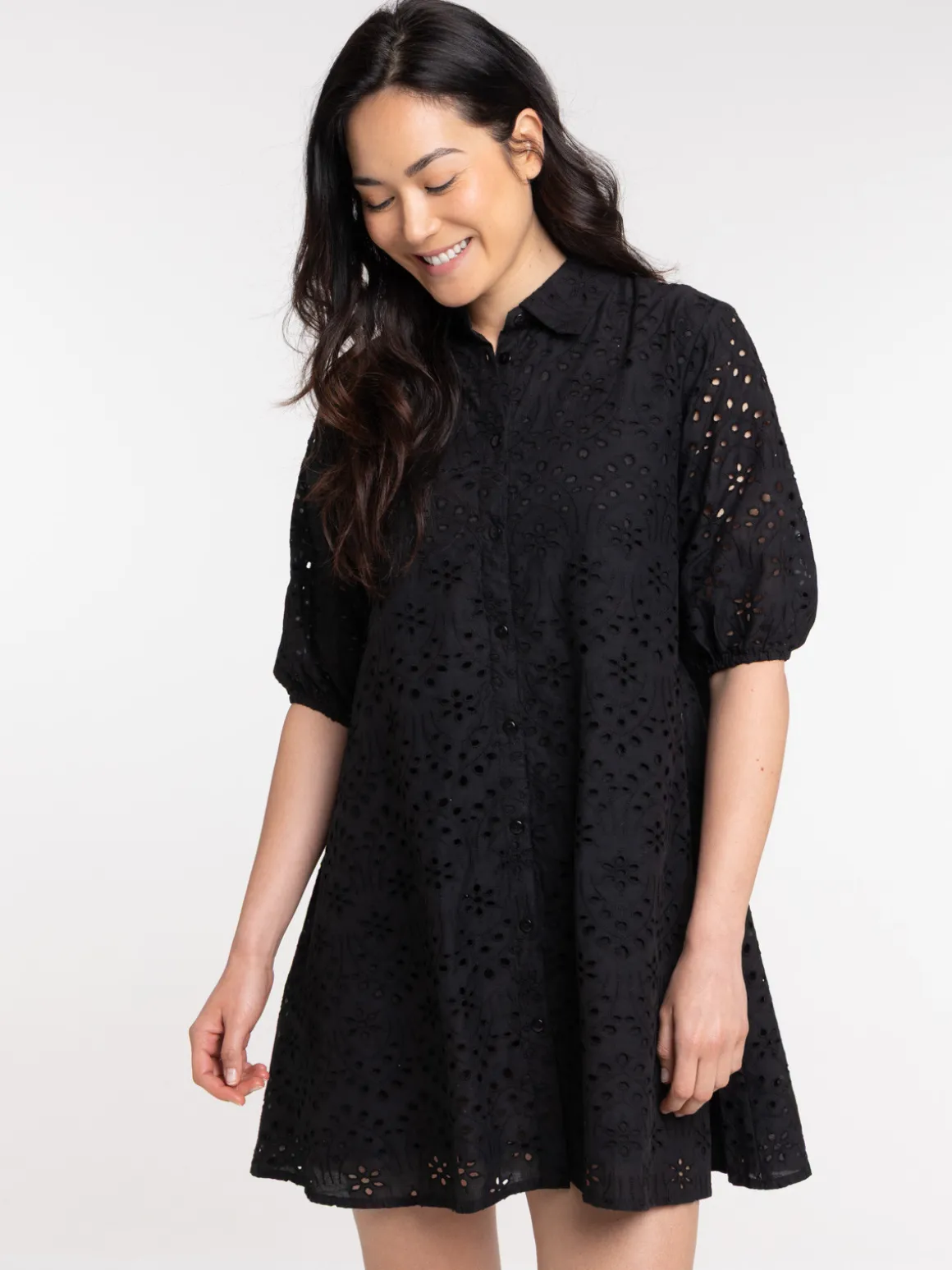 Robe noire broderie anglaise femme