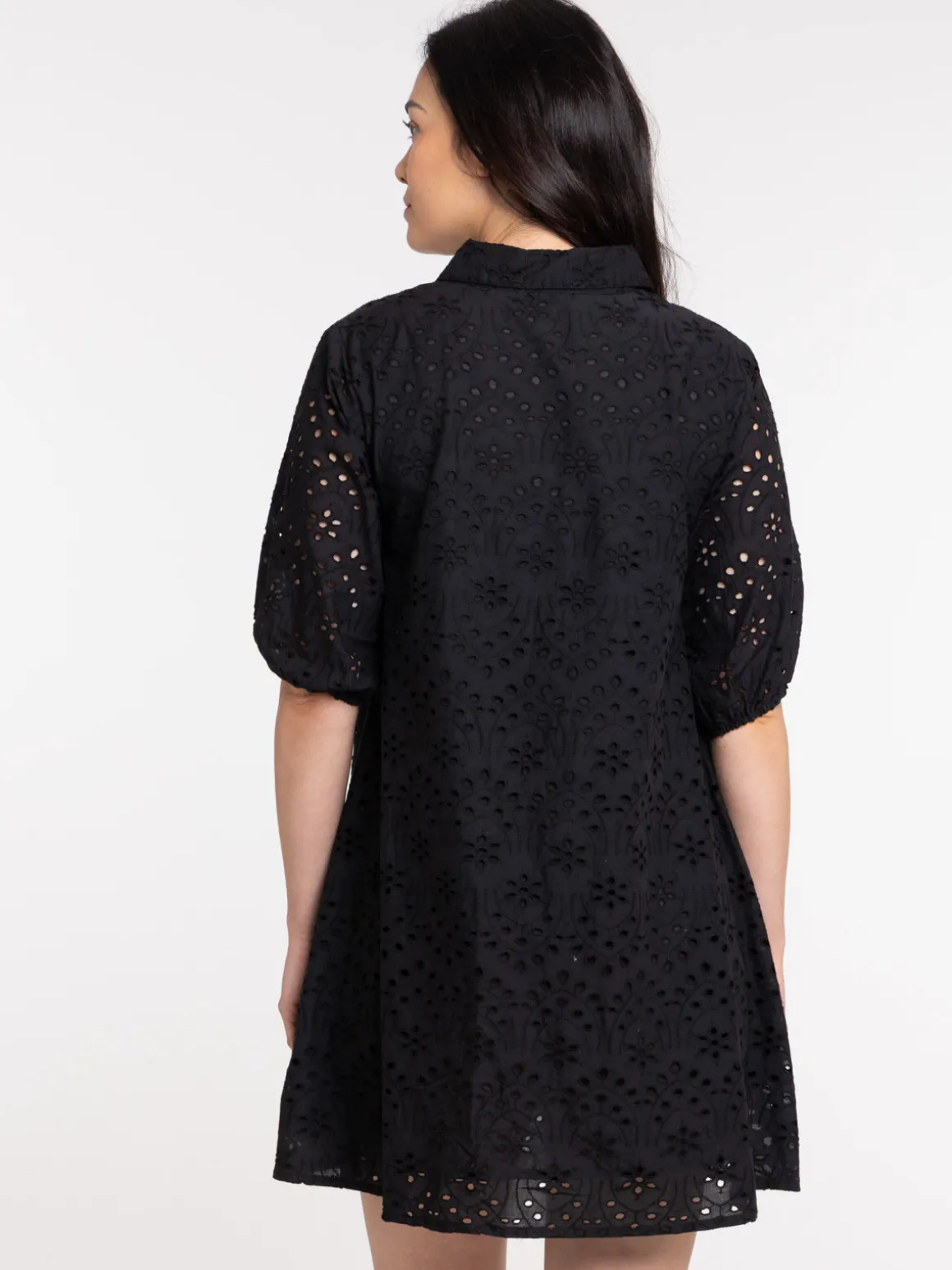 Robe noire broderie anglaise femme