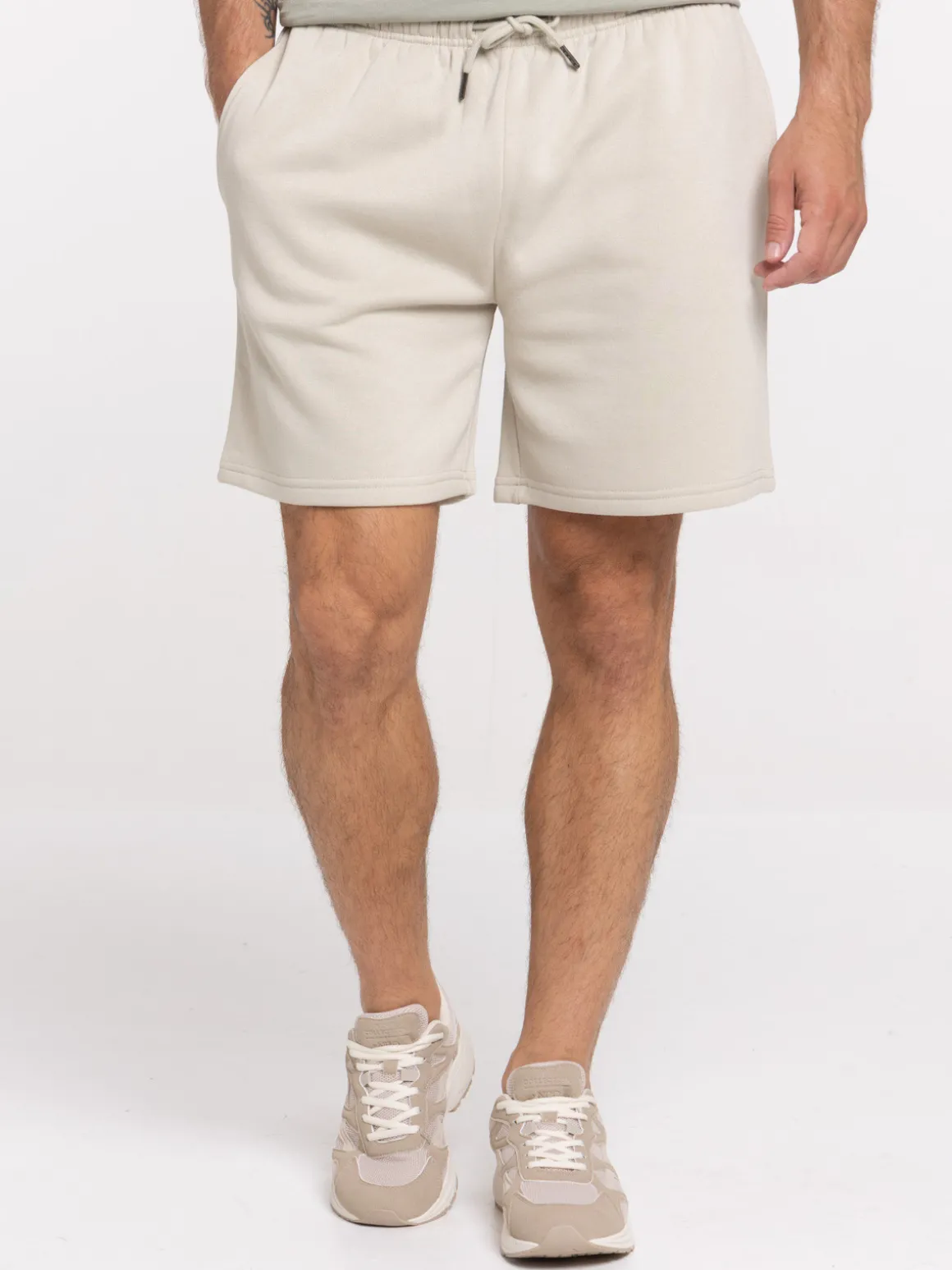 Short basique uni homme