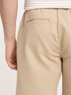 Short coloris désert homme