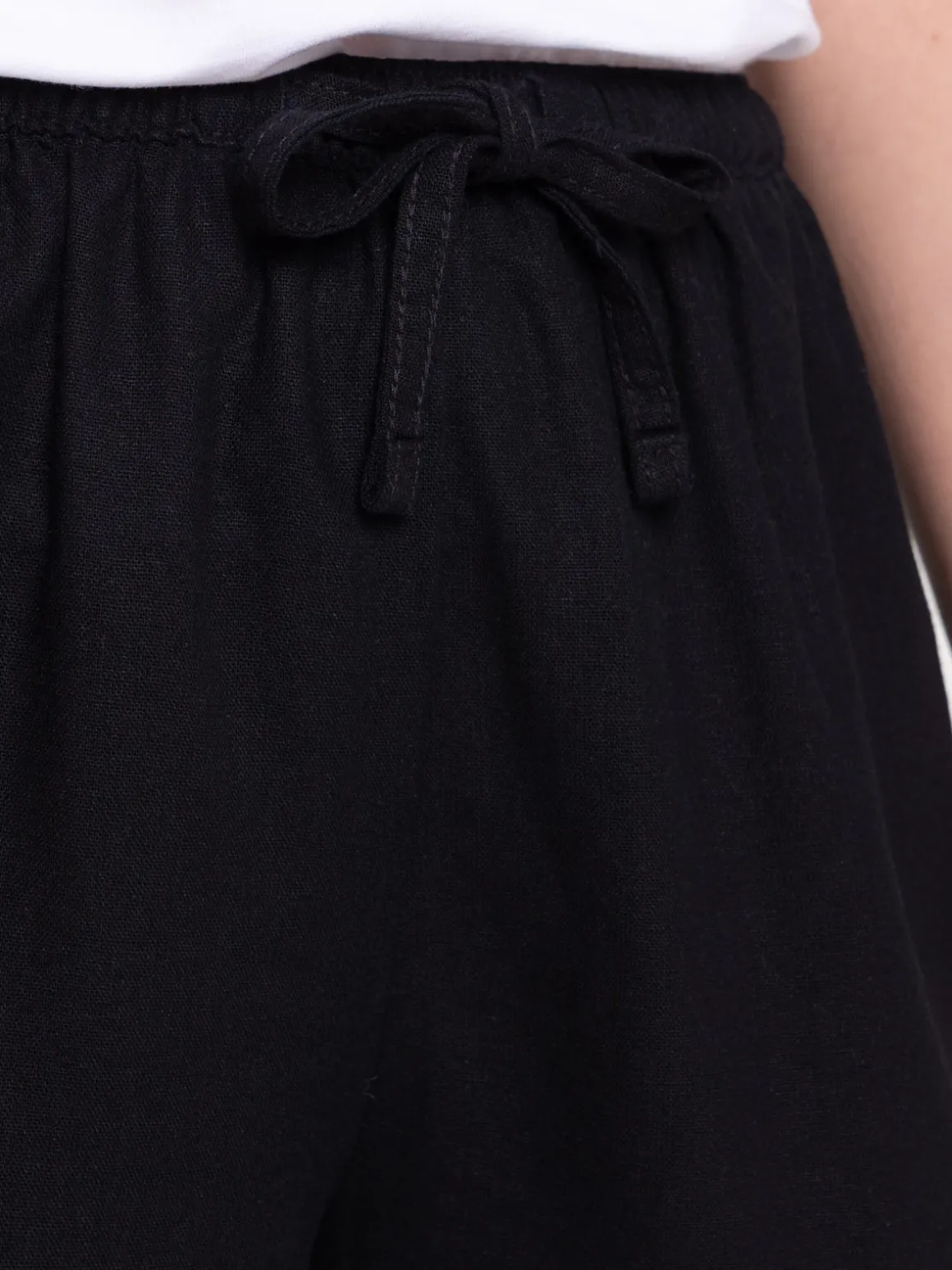Short coloris noir femme
