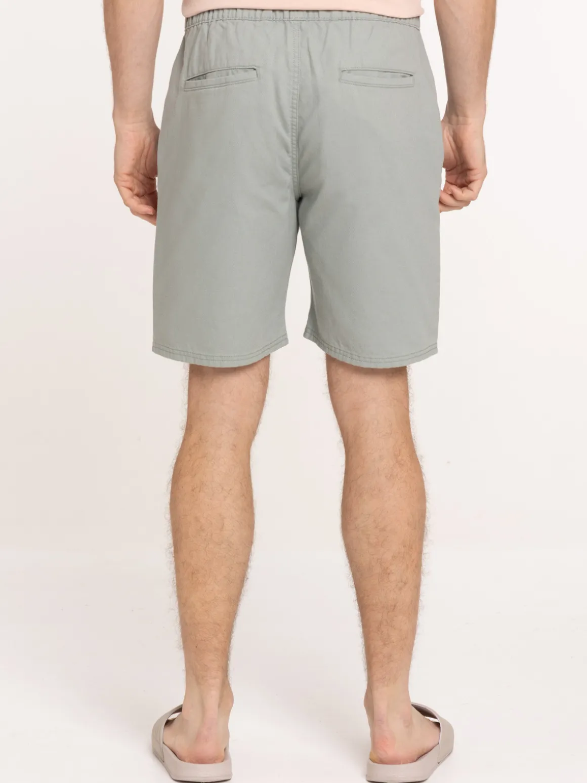 Short coloris vert froid homme