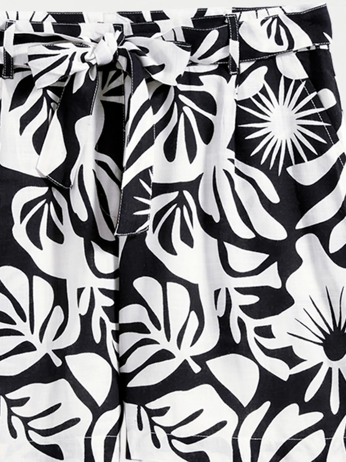 Short imprimé noir et blanc femme