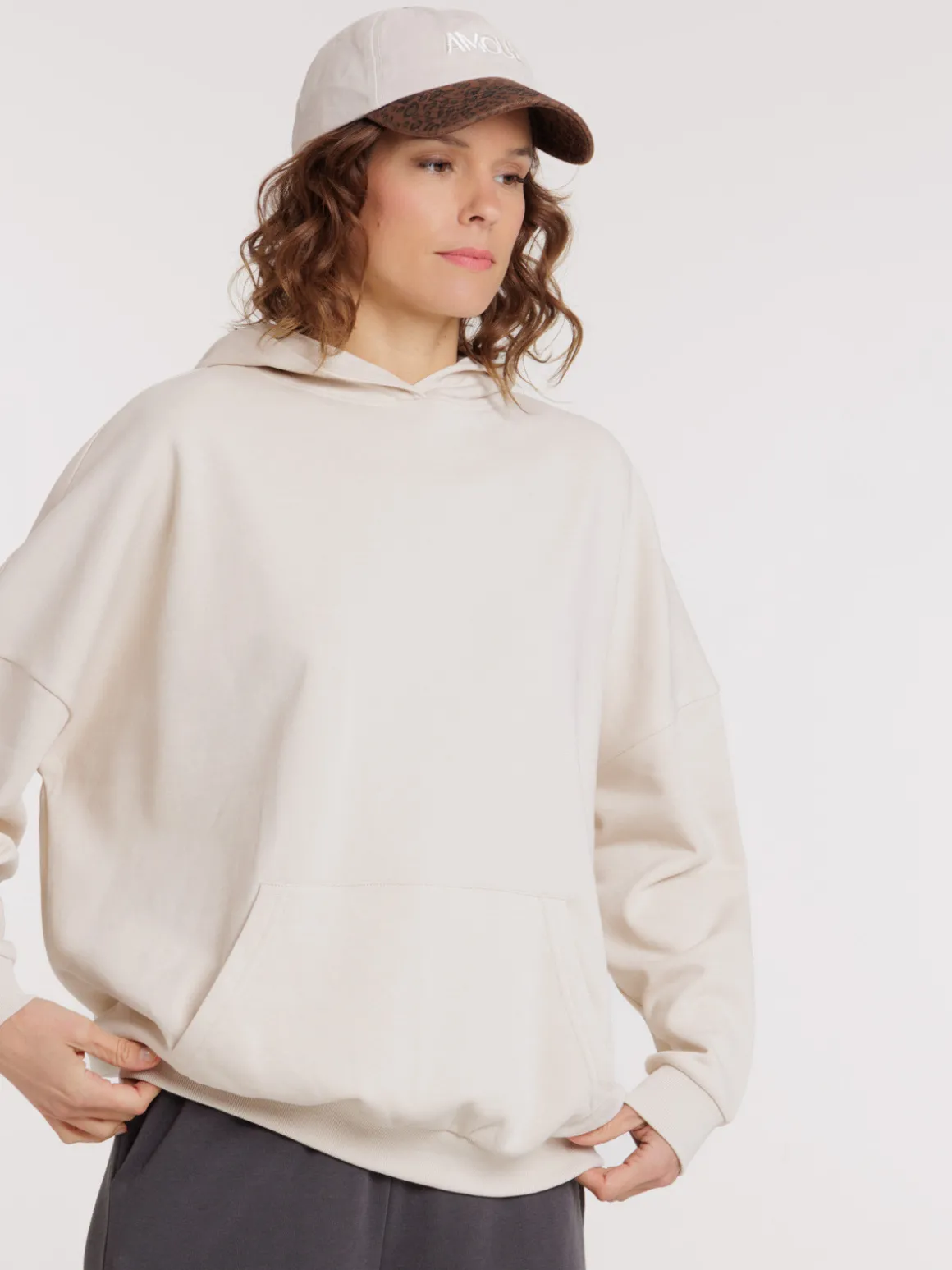 Sweat à capuche beige grisé femme