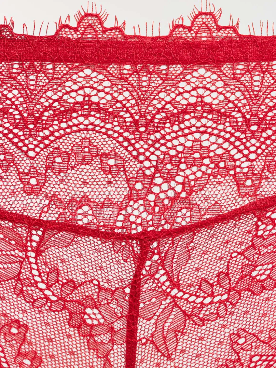 Tanga dentelle rouge grande taille femme