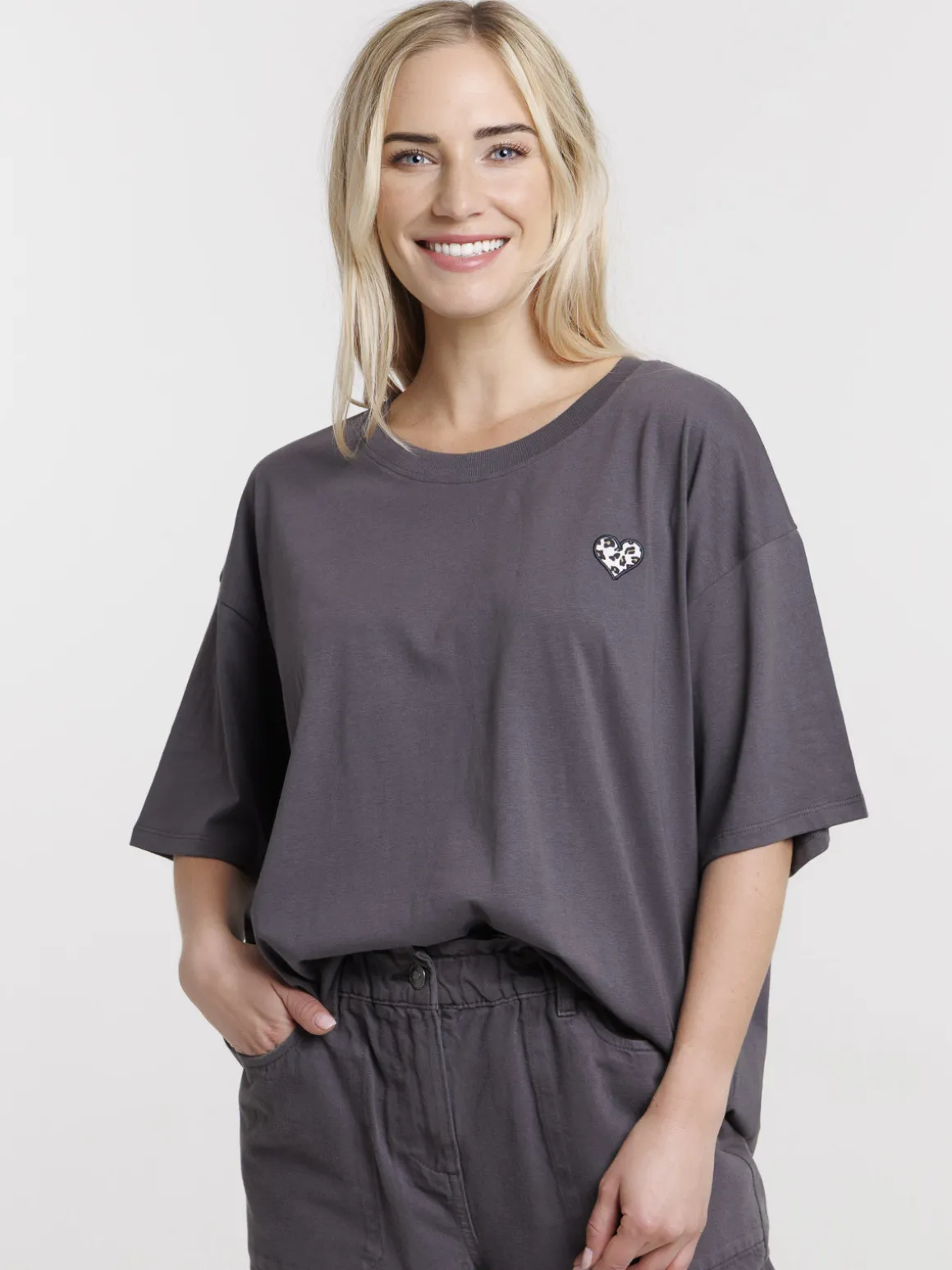 Tee-shirt coeur léopard femme