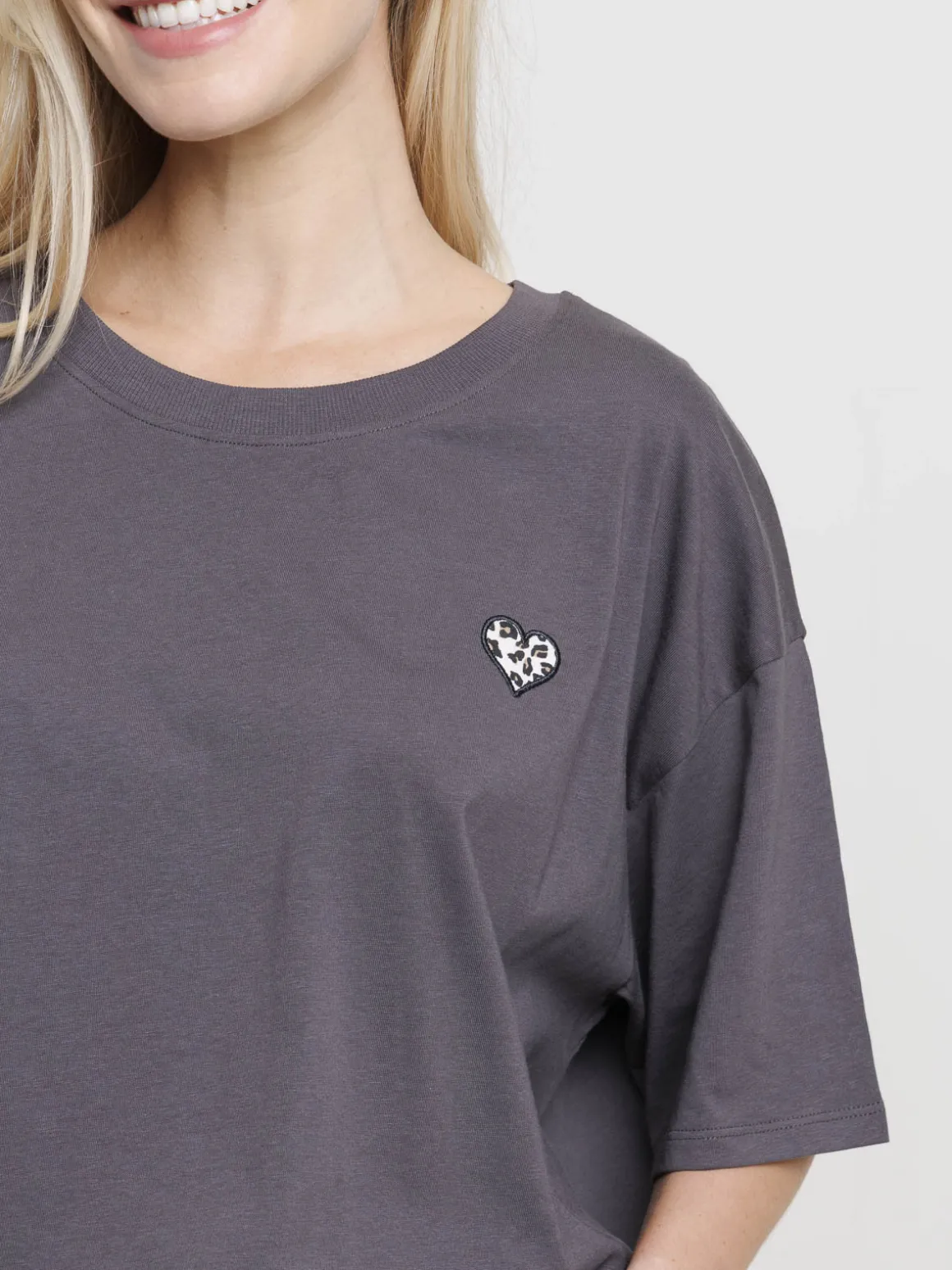 Tee-shirt coeur léopard femme