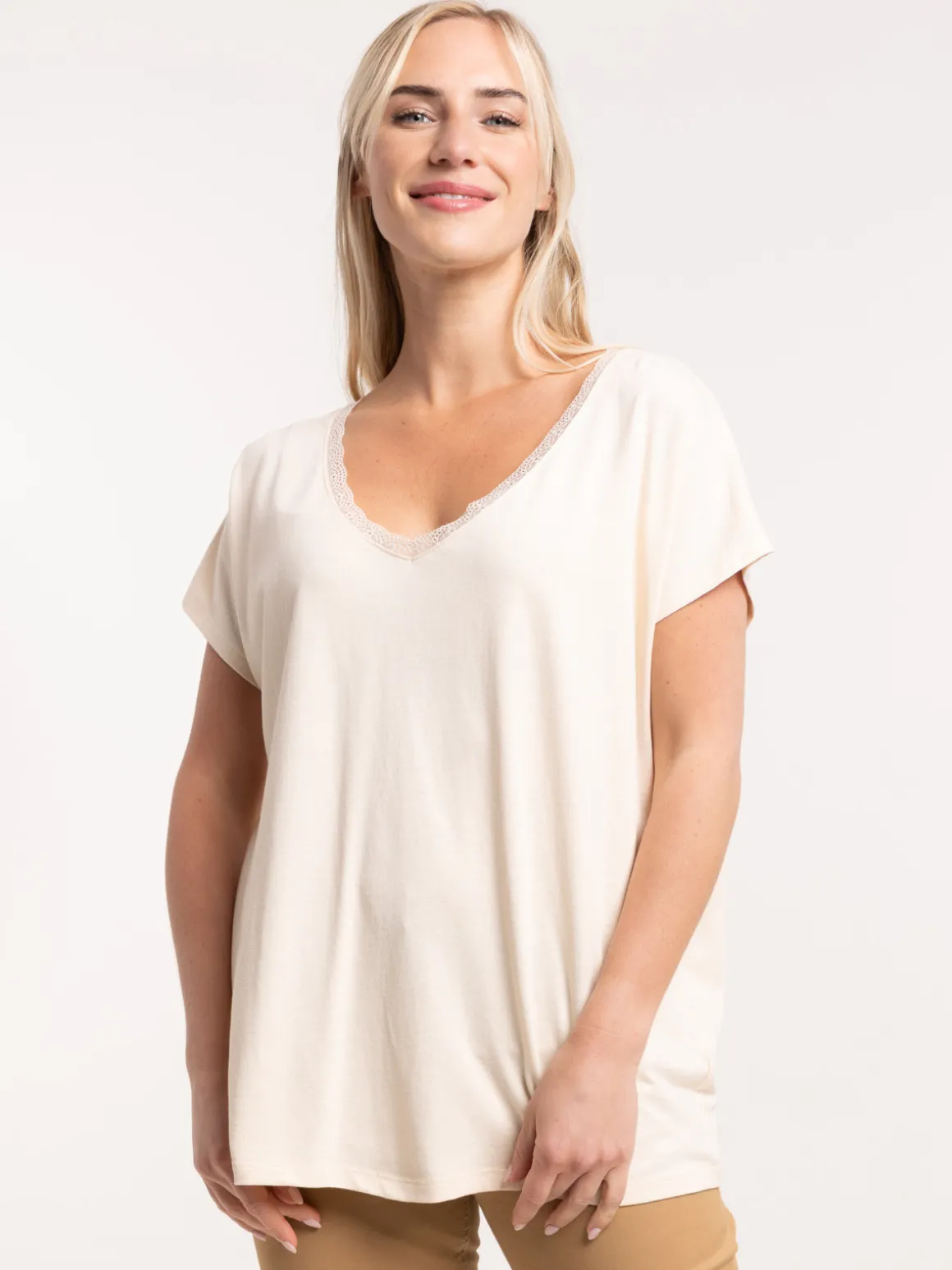 Tee-shirt linen col V dentelle femme