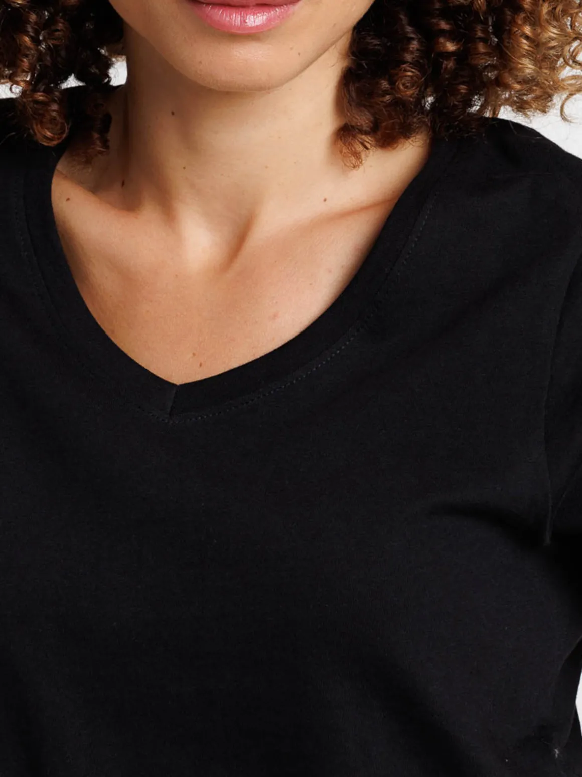 Tee-shirt noir col V femme